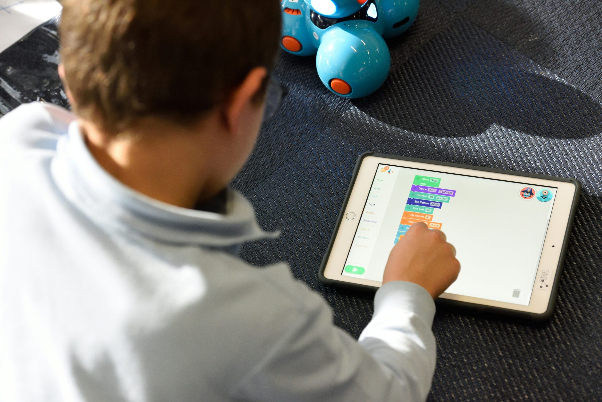 Top 10 Tools and Resources to Teach Your Kids How to Code - Software ...